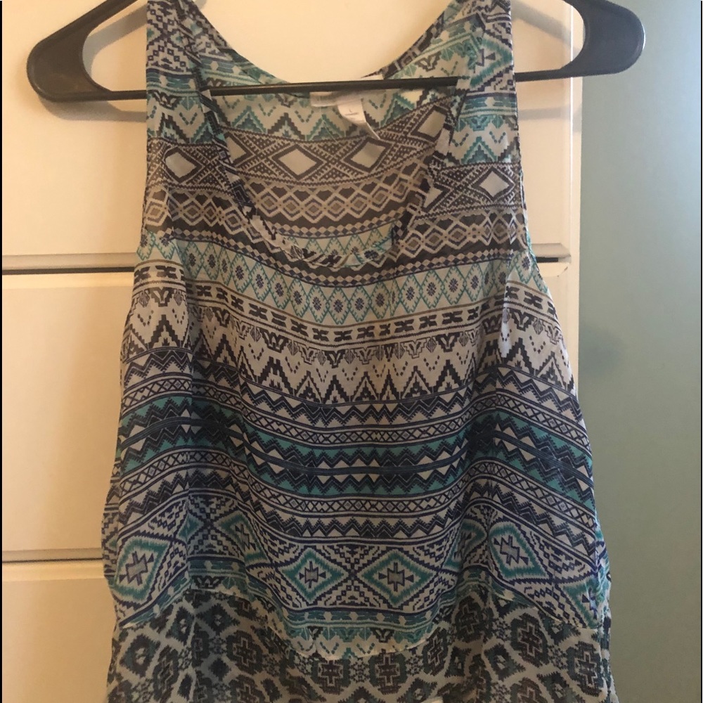 Pretty see through cropped tank top!